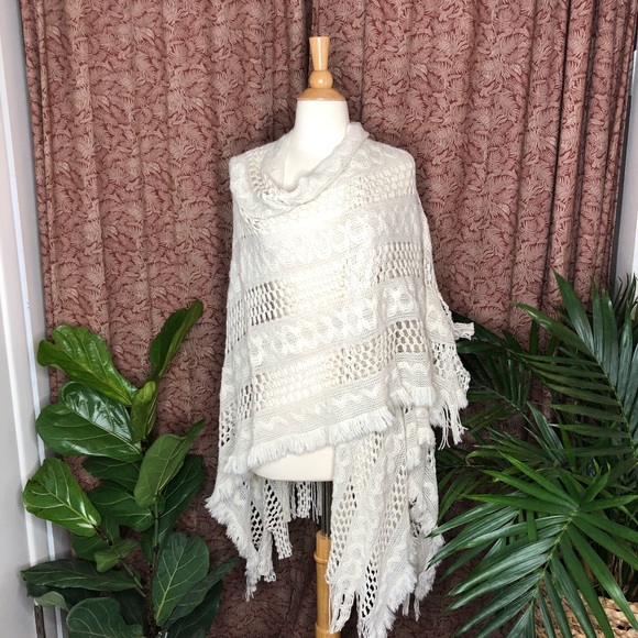 American Eagle ivory crochet tassel wrap shawl
